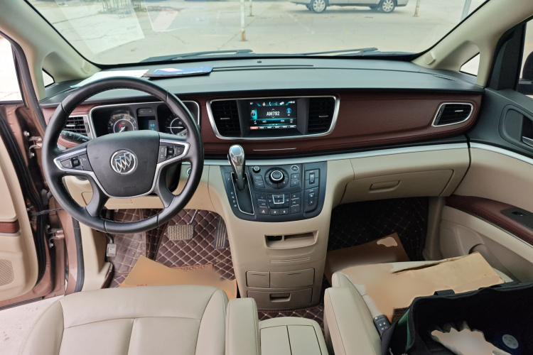 别克GL8 2018款 28T 豪华型 国VI中控内饰7002