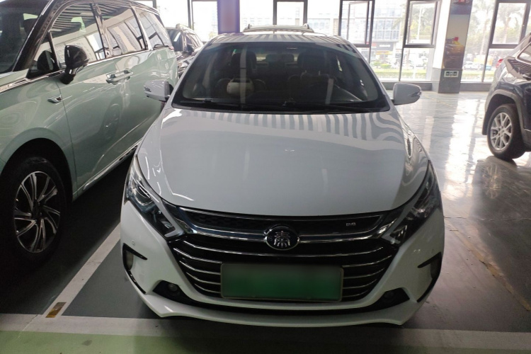 比亚迪 秦新能源 2017款 1.5T 尊贵型车身外观2