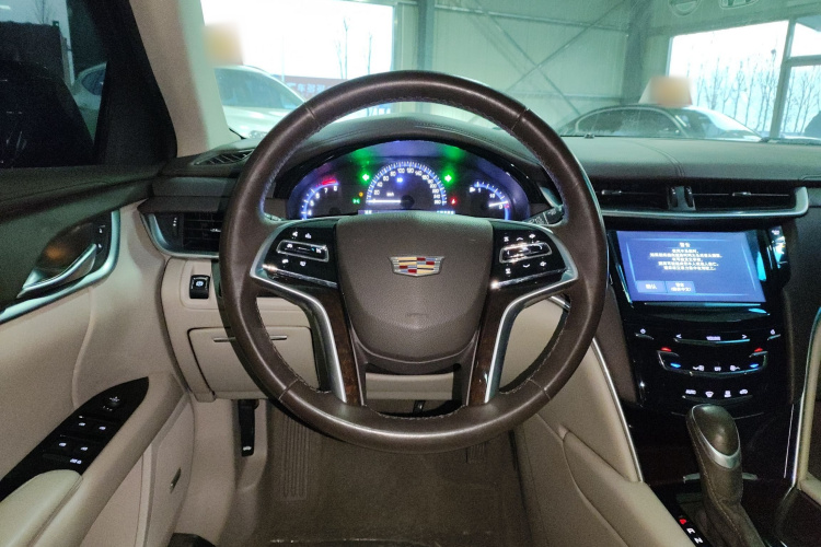 凯迪拉克XTS 2016款 28T 技术型中控内饰13