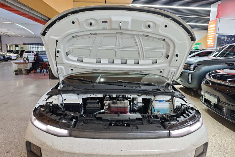 零跑汽车 零跑B01 2025款 650悦享版机舱底盘24