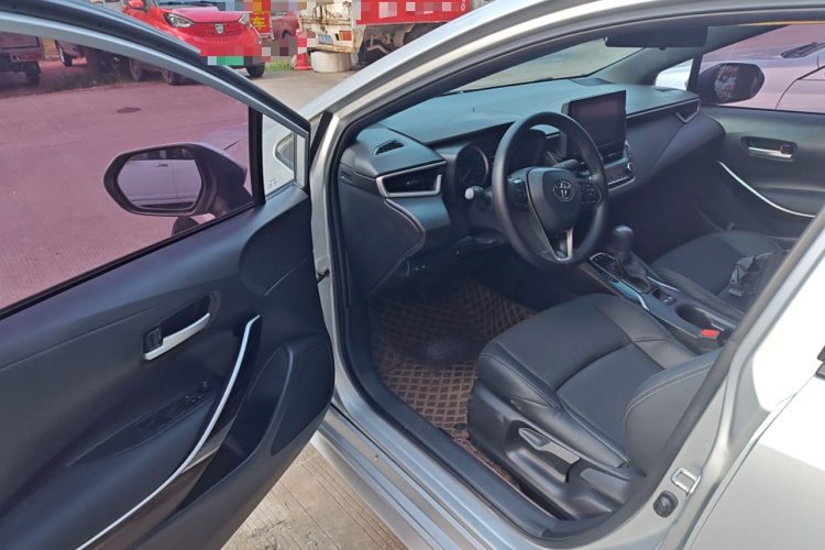 丰田 雷凌 2022款 双擎 1.8H E-CVT领先版中控内饰20