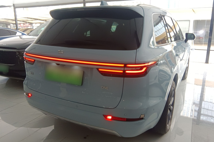 理想汽车 理想ONE 2021款 增程6座版车身外观7
