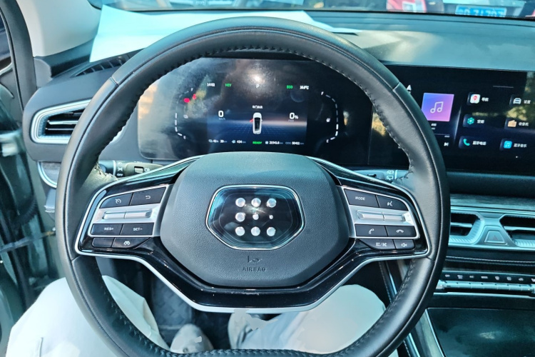 蓝电E5 2023款 1.5L DE-i 100KM畅享型 7座中控内饰13