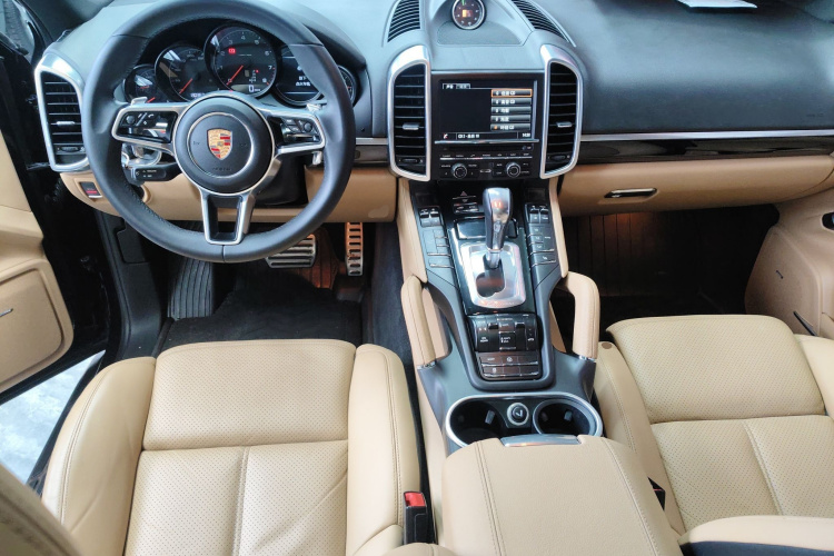 保时捷 2015款 Cayenne 3.0T中控内饰7002