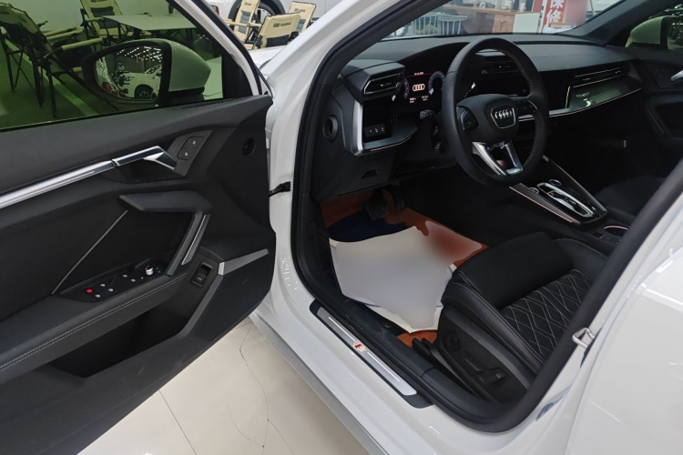 奥迪A3 2025款 Sportback 35TFSI 飞驰尊享型中控内饰7003