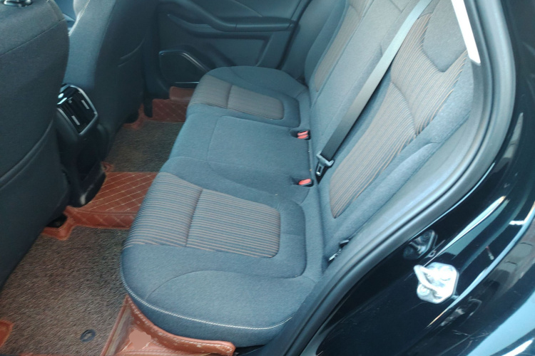 奔腾B70 2022款 第三代 1.5T 自动乐享型中控内饰7004