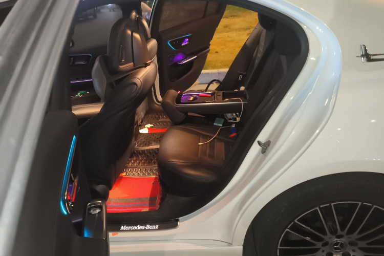 奔驰C级 2022款 C 260 L 运动版中控内饰21