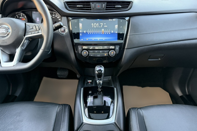 日产 奇骏 2019款 2.0L CVT智联舒适版 2WD中控内饰7003