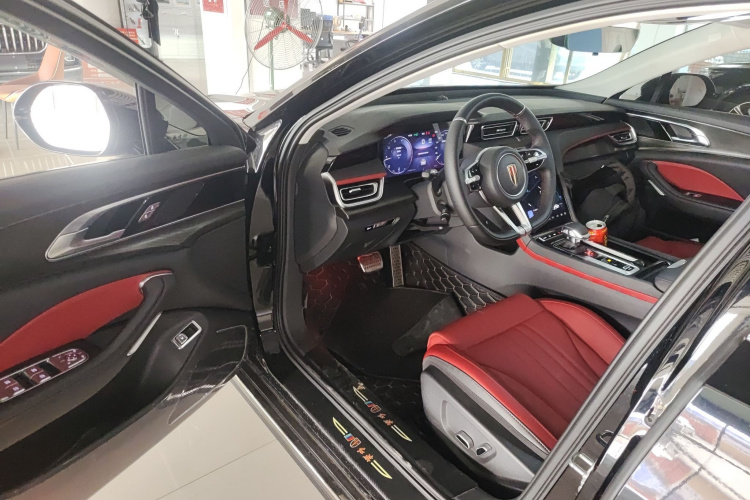 红旗H6 2024款 2.0T 致美版中控内饰20