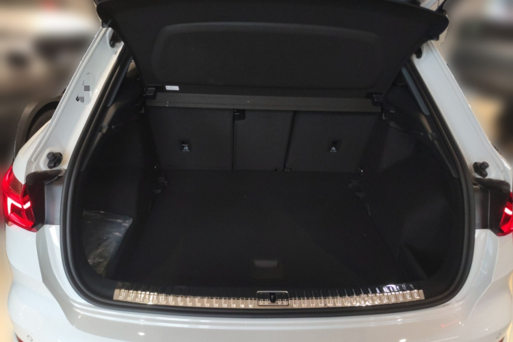 奥迪Q3 2024款 40 TFSI 时尚动感型中控内饰23