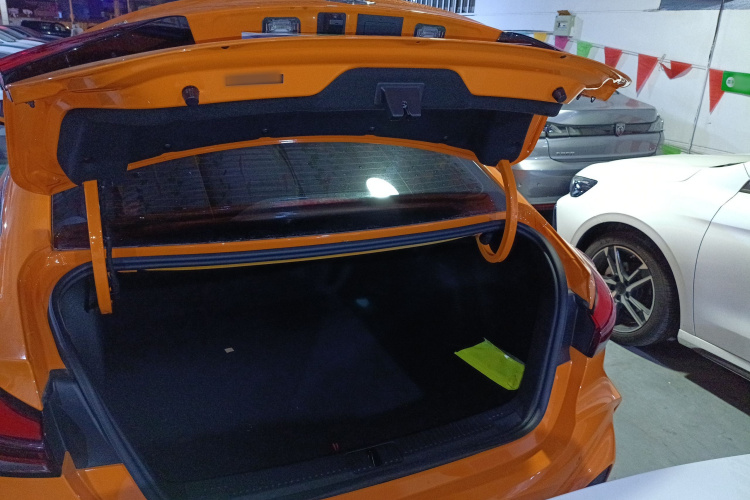 名爵 MG5 2026款 300DVVT 全球旗舰MAX版机舱底盘23