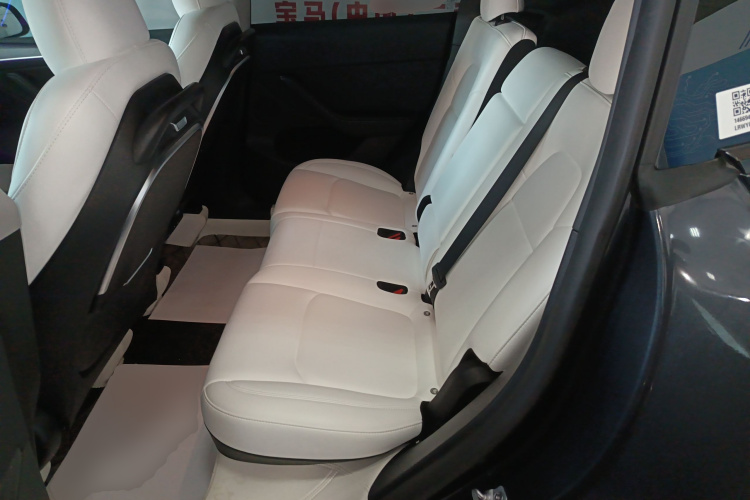 特斯拉 Model Y 2024款 长续航全轮驱动版中控内饰21