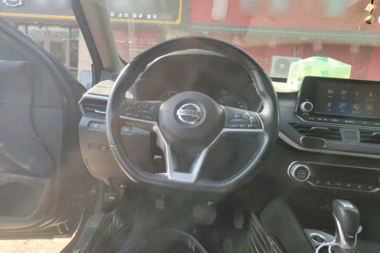 日产 天籁 2019款 2.0L XL 舒适版中控内饰13