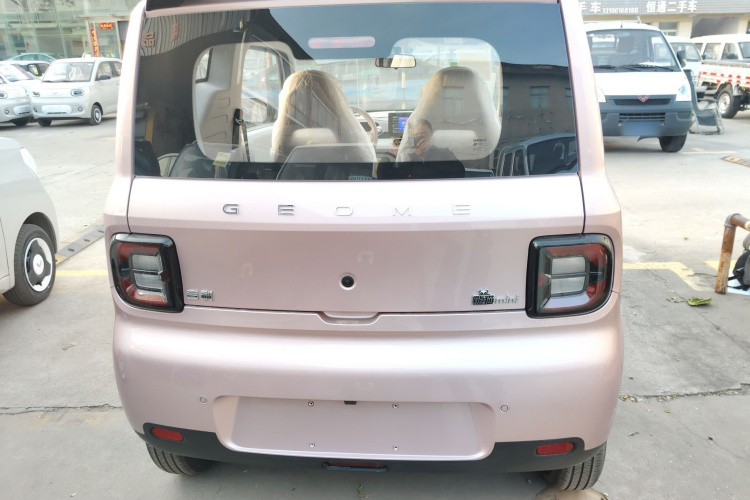 吉利银河 熊猫 2025款 210km 元气熊车身外观6