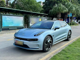 极氪001 2022款 超长续航双电机 YOU版