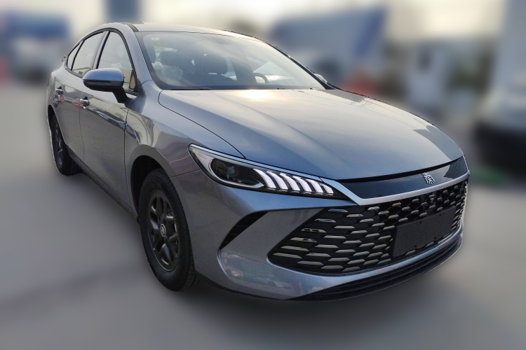 比亚迪 秦PLUS 2025款 DM-i 智驾版 55KM领先型车身外观3