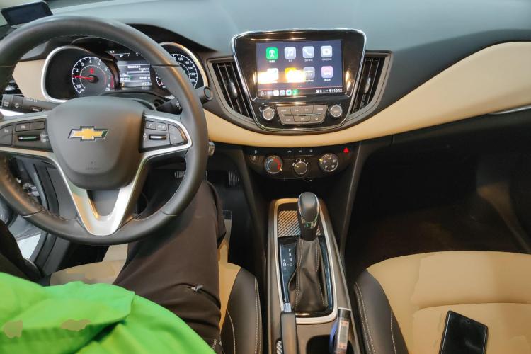 雪佛兰 科鲁泽 2022款 320 自动悦享天窗版中控内饰12