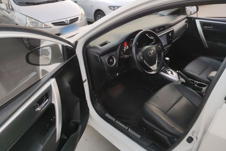 丰田 卡罗拉 2017款 改款 1.2T S-CVT GL-i中控内饰20