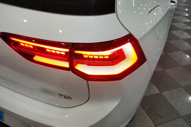 大众 高尔夫 2023款 改款 280TSI DSG R-Line车身外观9