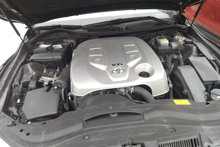 丰田 锐志 2013款 2.5V 菁锐版机舱底盘24