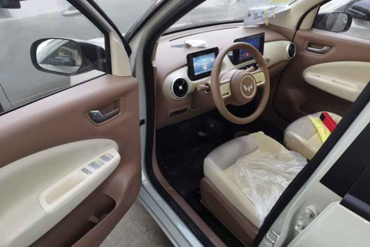 五菱汽车 宏光MINIEV 2025款 四门版 臻享+款中控内饰20