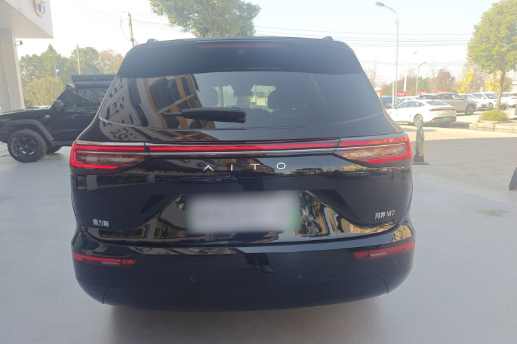 鸿蒙智行 问界M7 2024款 1.5T 智驾四驱Ultra版 6座车身外观6004