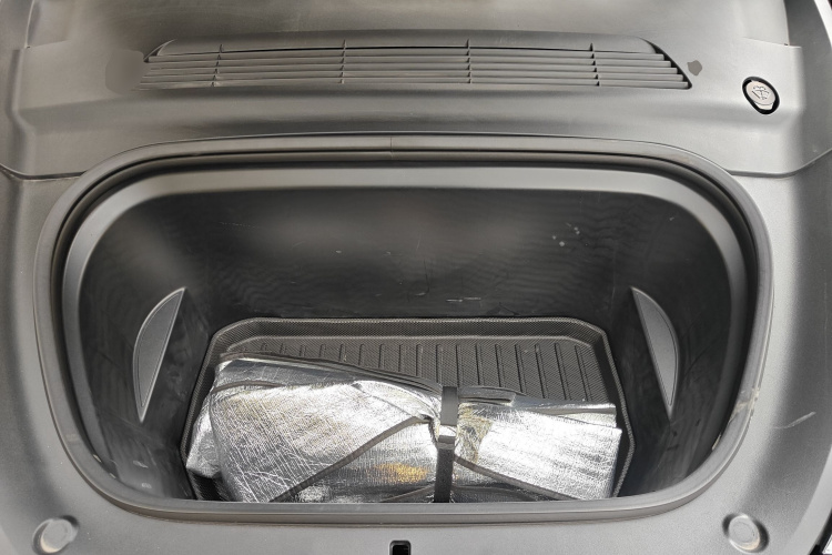 特斯拉 Model Y 2022款 长续航全轮驱动版局部细节24