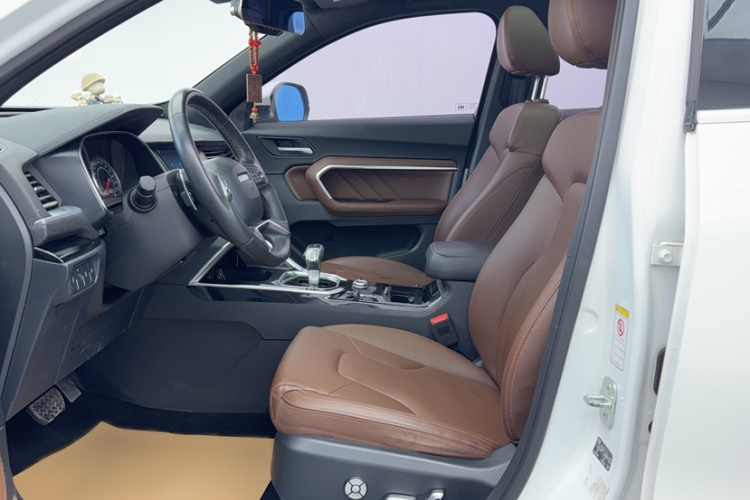 哈弗H6 2017款 蓝标 2.0T 自动两驱智尚型中控内饰7011