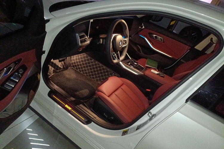 宝马i3 2025款 eDrive 35 L中控内饰20