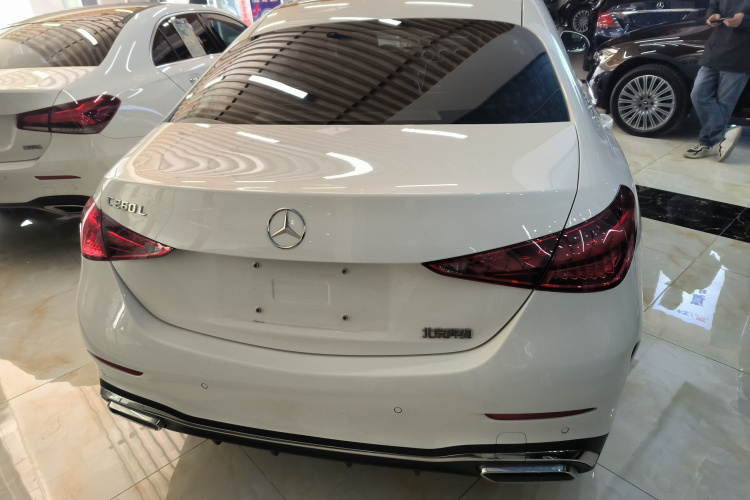 奔驰C级 2023款 C 260 L 运动版车身外观6