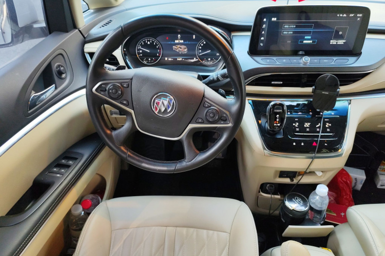 别克GL8 2023款 改款 陆上公务舱 豪华型中控内饰13