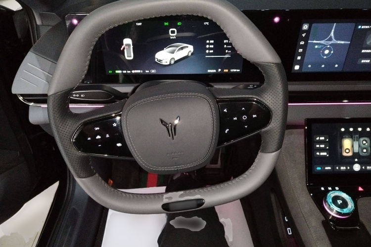 岚图汽车 岚图追光 2024款 PHEV 四驱超长续航行政版局部细节13