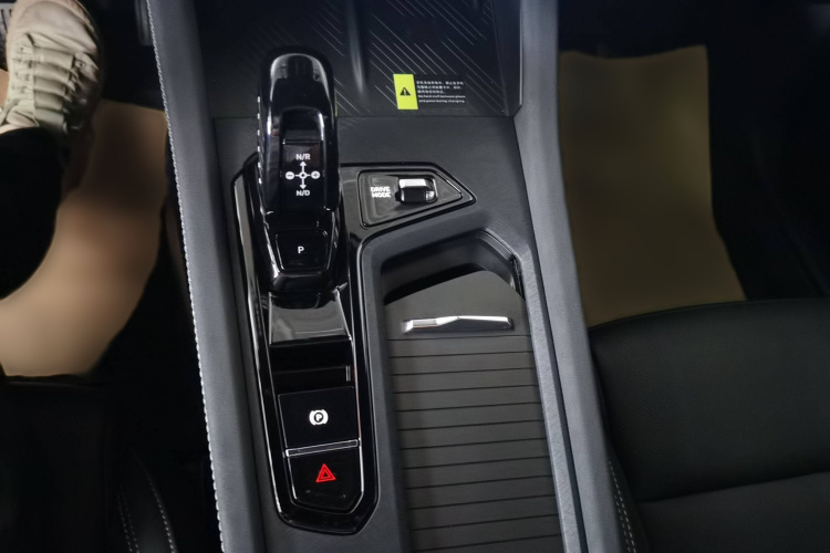 领克03 2023款 1.5TD DCT劲Pro中控内饰7009