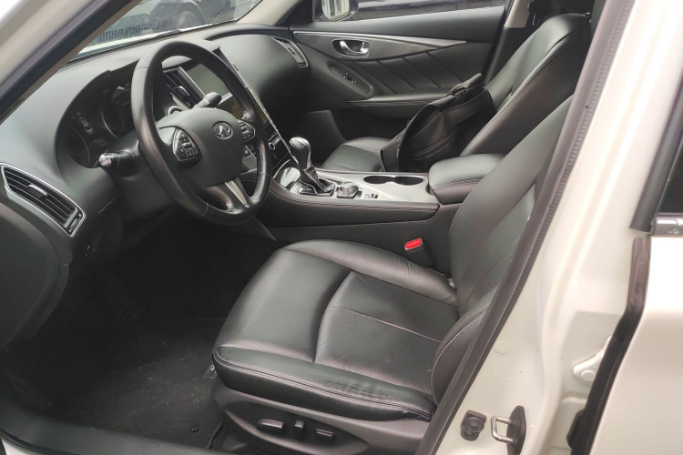 英菲尼迪Q50L 2016款 2.0T 悦享版中控内饰19