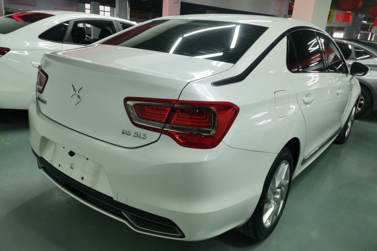 DS 5LS 2015款 1.6T 风尚版THP160车身外观7
