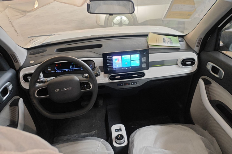 吉利银河 熊猫 2025款 210km 元气熊中控内饰12