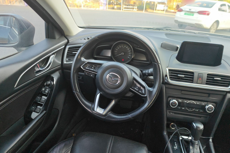 马自达3 昂克赛拉 2017款 三厢 2.0L 自动尊贵型 国VI中控内饰13