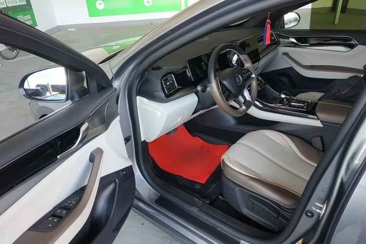 比亚迪 秦PLUS 2024款 荣耀版 EV 420KM领先型中控内饰20