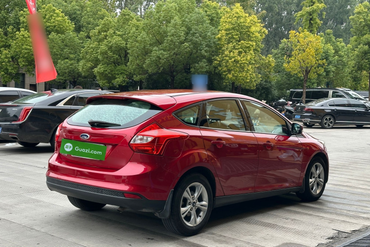 福特 福克斯 2012款 两厢 1.6L 手动风尚型车身外观6005