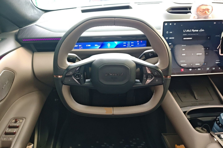 领克Z10 2024款 95kWh 766km后驱Max中控内饰13