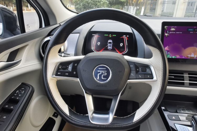 比亚迪 元Pro 2021款 一生一世版中控内饰7014