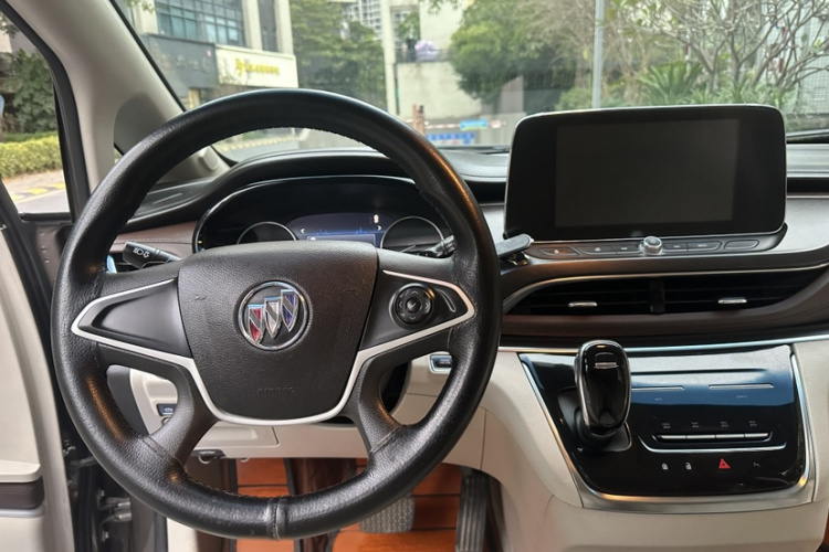 别克GL8 2021款 陆上公务舱 652T 舒适型局部细节16