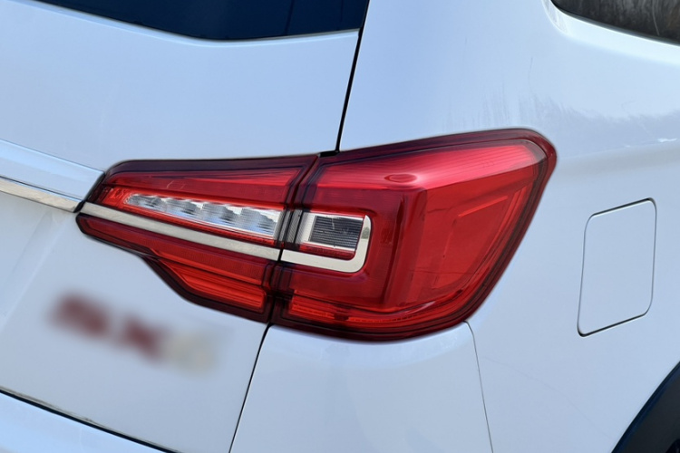 东风风行 风行SX6 2019款 1.6L 手动舒适型 国VI车身外观6007