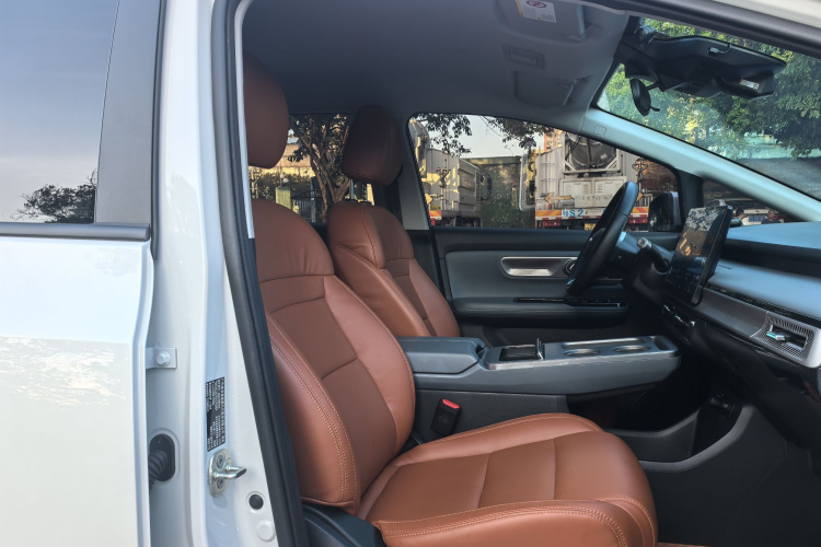 埃安 AION Y 2023款 Plus 610 乐享版中控内饰7002