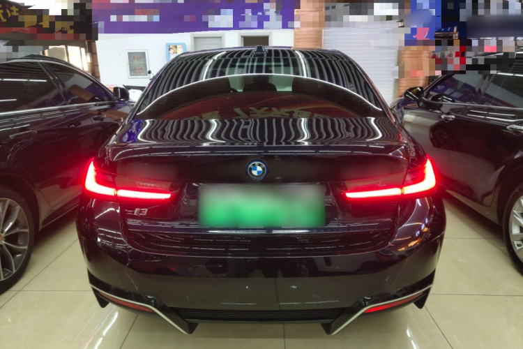 宝马i3 2024款 eDrive 40 L 曜夜套装车身外观6