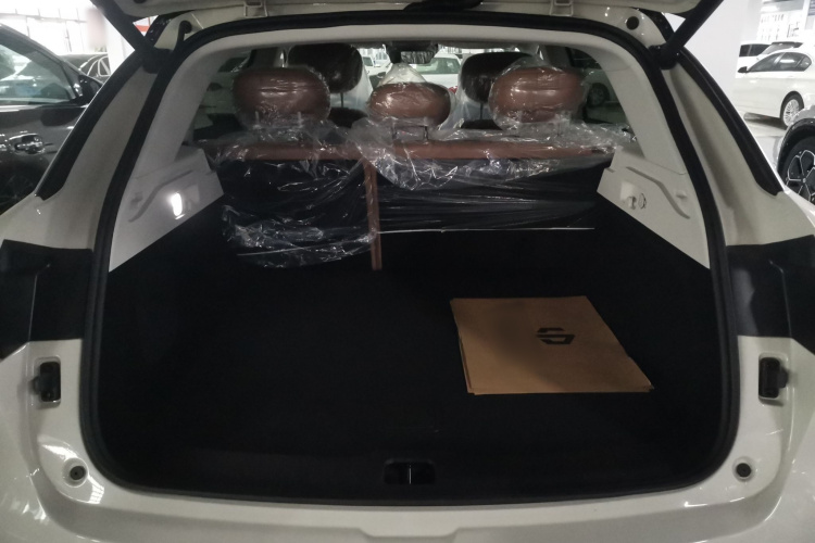 零跑汽车 零跑C11 2026款 纯电 640激光雷达智尊版机舱底盘23