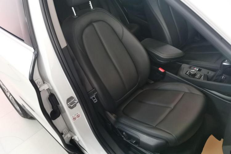 宝马X1 2019款 sDrive20Li 领先型中控内饰41