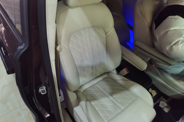 别克GL8 2022款 Avenir艾维亚 六座贤礼版局部细节41