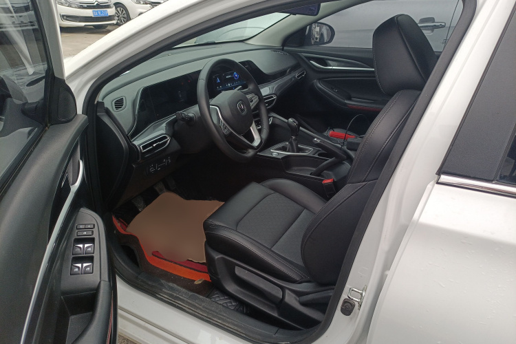 长安 逸动 2020款 PLUS 1.6L GDI 手动豪华型中控内饰7003