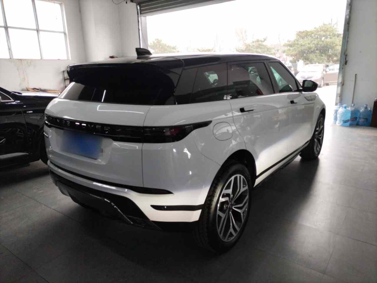 路虎 2024款 揽胜极光L SE 驭光尊耀版(4)